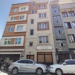 فروش یک واحد از خانه ای ۷۰ متری در ساختمانی مذهبی نشین.