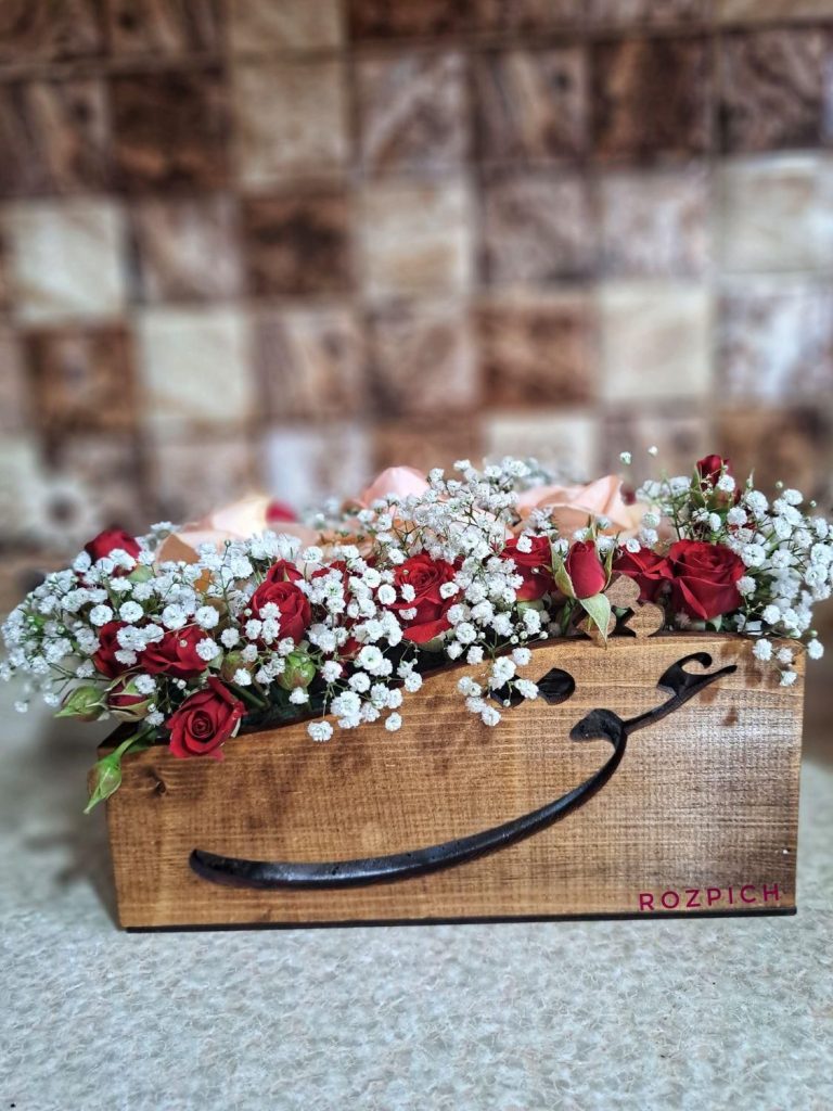 گلفروشی آنلاین رزپیچ در اصفهان