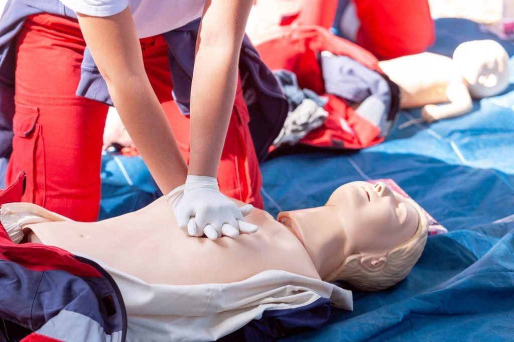 دوره جامع امدادگر حوادث، تزریقات و دستیار پزشک – مشهد