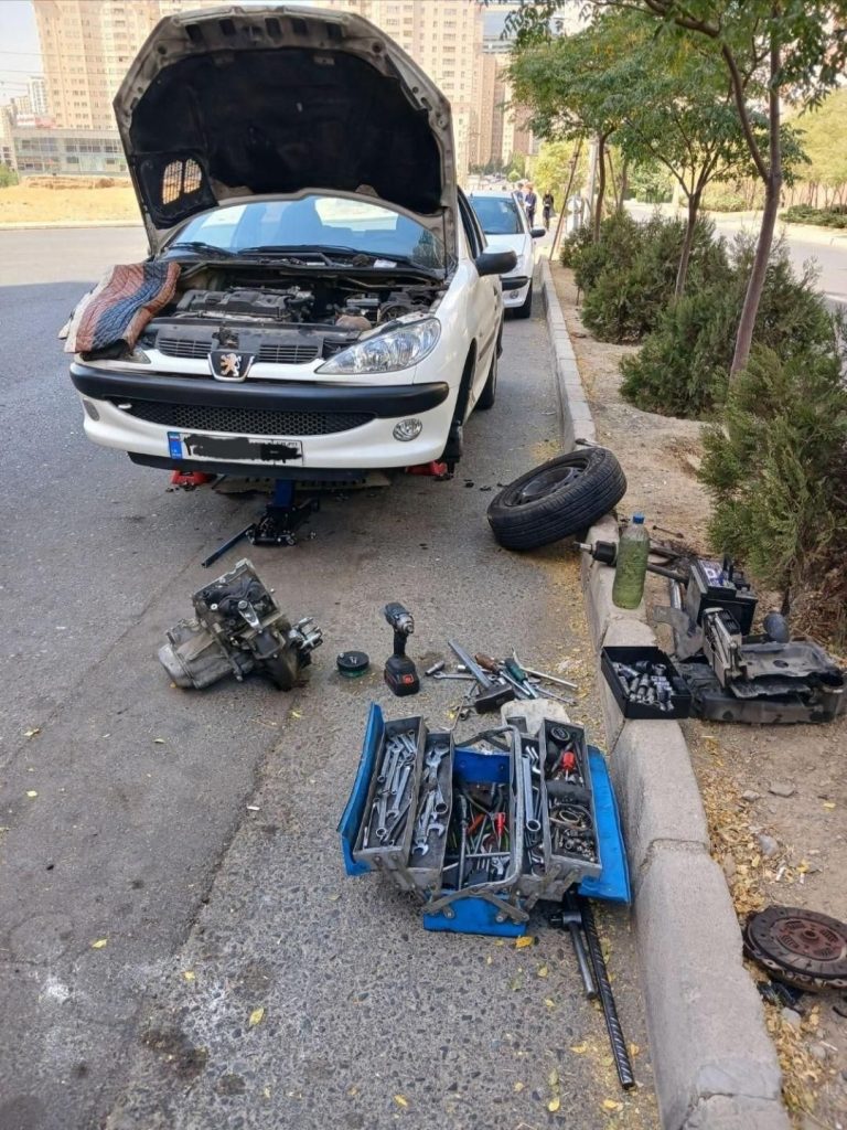 مکانیک سیار در کرمانشاه | روشن کردن خودرو در محل شما