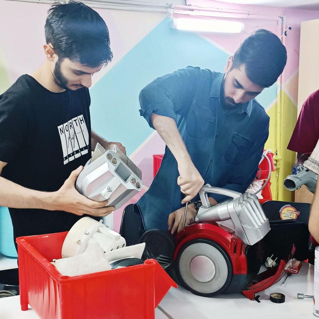 ورکشاپ آموزش تخصصی تعمیر جاروبرقی – آموزشگاه رادمان مشهد