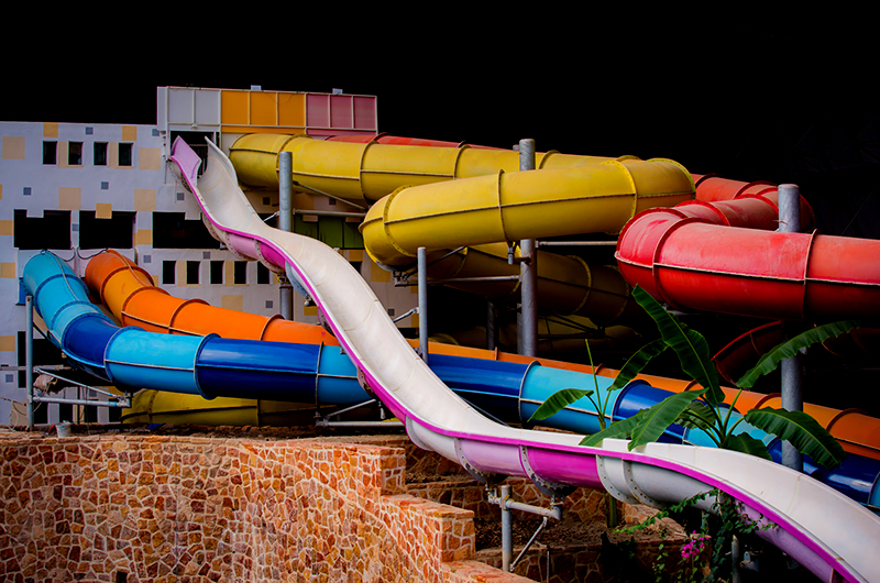 شرکت تولیدی صنعتی سهند فن‌آور | طراحی و ساخت پارک آبی و سرسره‌های آبی